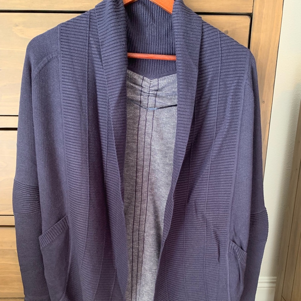 Lululemon Transformation Wrap - navy